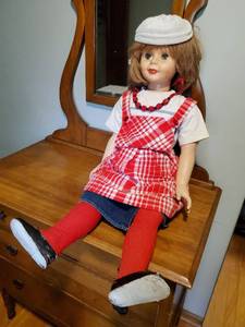 lot 145 image: Uneeda Doll