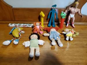 lot 153 image: Collection of Childrens Actions Figures, PEZ dispensers and More