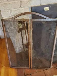 lot 207 image: Fireplace Accessories