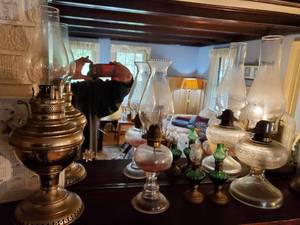 lot 204 image: Five Vintage Oil Lamps