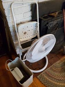 lot 201 image: Collection Of Office Items