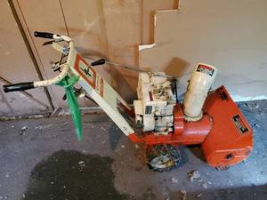 lot 256 image: Snow Blower