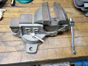 lot 261 image: Bench Vice