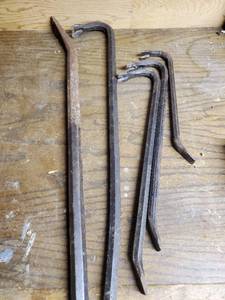 lot 272 image: Pry Bars