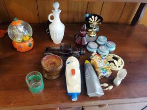lot 31 image: Household Dcor