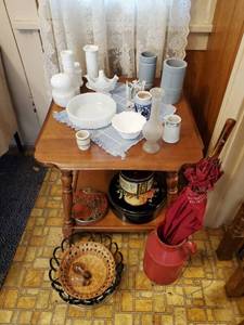 lot 42 image: End Table & More
