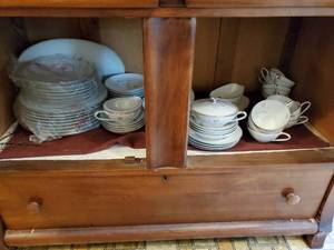 lot 44 image: Noritake Laverne