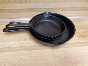 lot 48 image: Skillets
