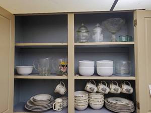 lot 57 image: Kitchenware