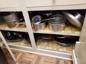 lot 58 image: Cookware