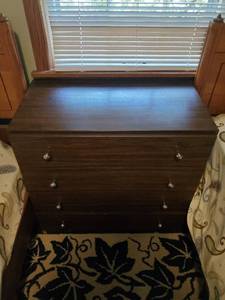 lot 166 image: Four Drawer Chest of Drawers