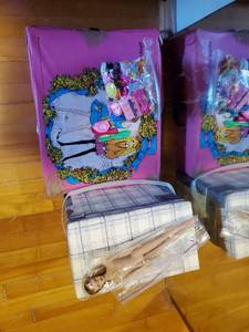 lot 170 image: Collection of Vintage Barbies