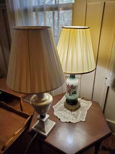 lot 191 image: 2 Lamps