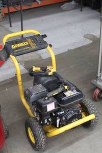 lot 307 image: DeWalt DP3100 3100-PSI Gas Pressure Washer