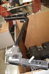 lot 318 image: Hitch-Mount Car Bike Rack