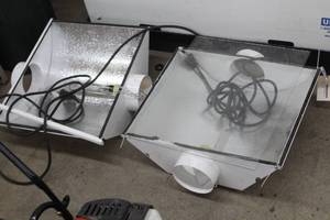 lot 319 image: Lot of (2) Lights