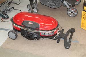 lot 320 image: Coleman Road Trip Propane Portable Camp Grill
