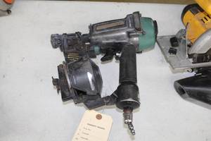 lot 371 image: Menard MasterForce Magnesium Air Coil Nailer