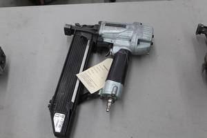 lot 358 image: Hitachi 716 Air Stapler