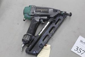 lot 357 image: Menard MasterForce 16-GA Air Angle Nailer