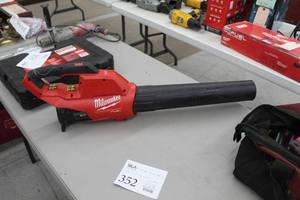 lot 352 image: Milwaukee 2724-20 18V Blower