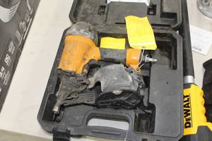 lot 347 image: Bostitch N66C Industrial Air Siding Nailer with Case