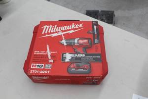 lot 342 image: Milwaukee 2701-22CT 12 18V Compact Drill Driver Set (in box)