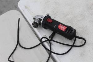 lot 335 image: Drill Master 4-12 Angle Grinder