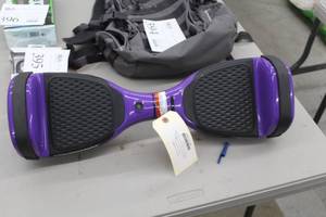 lot 393 image: Razor Hovertrax Hoverboard