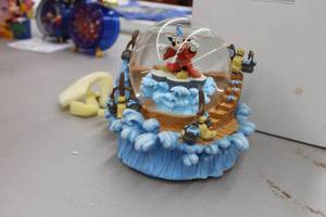 lot 412 image: Mickey Mouse The Sorcerers Apprentice Snow Globe (in box)