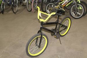 lot 564 image: Huffy Rock It 20 Mens Single-speed Trail Bike  12 Black Frame