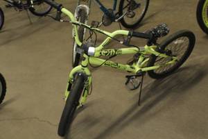 lot 565 image: Freestyle Chaos 20 Mens Single-speed Trail Bike  10 Yellow Frame