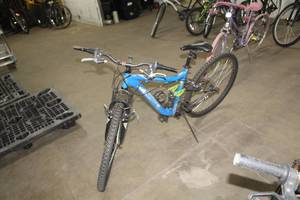 lot 570 image: Mongoose 27 Mens Single-speed Trail Bike  17 Blue Frame