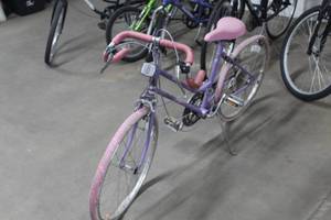lot 571 image: Sweet Style 24 Womens 10-speed Street Bike  17 PurplePink Frame