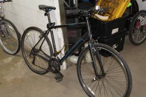 lot 579 image: Specialized Sirrus Sport 27 Mens Street Bike  21 Black Frame