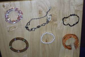 lot 456 image: Lot of (6) Womens Bracelets