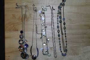 lot 457 image: Lot of (5) Womens Necklaces
