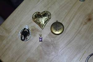 lot 468 image: Lot of (4) Womens Pendants