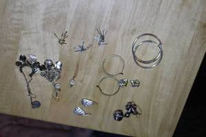 lot 469 image: Lot of (9) Womens Earring Sets