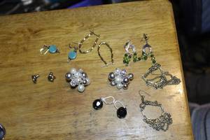 lot 473 image: Lot of (7) Womens Earring Sets