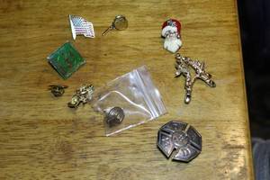 lot 478 image: Lot of (9) Womens Pins