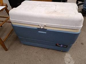 lot 753 image: Igloo Max 5 Cold Chest Cooler