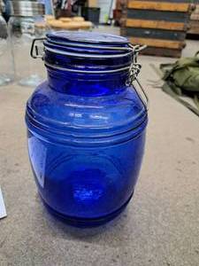 lot 759 image: Vintage Glass Flip-Top Jar