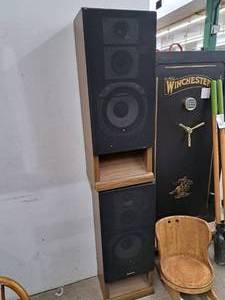 lot 793 image: Lot of (2) Technics SB-2725 200W 8-ohm 3-Way Speaker System