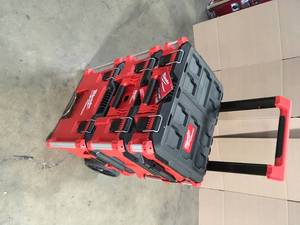 Milwaukee PACKOUT 22 in. Modular Tool Box Storage System Customer Returns See Terms on Auction