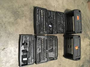 Lot of 2 Assorted Husky Mechanics Tool Set (235-Piece) Customer Returns See Terms  on Auction