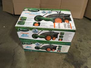 Lot of 2 Assorted 20 in. Push Reel Mower Customer Returns See Terms on Auction