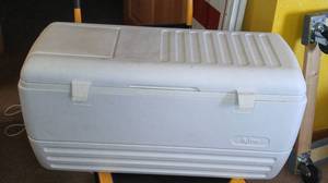 lot 246 image: Igloo XL Cooler with Beverage Door.