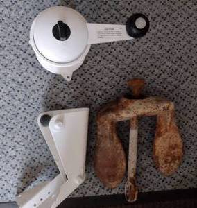lot 272 image: Anchor and Anchorlift Crank System with Anchor Housing.