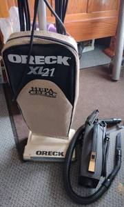 lot 276 image: Oreck Upright XL21 and Canister XL Vacuum